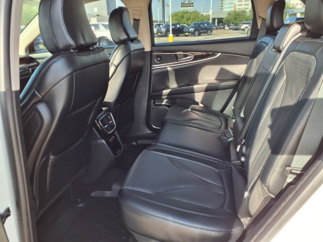 Certified 2022 Lincoln Nautilus Reserve w/ Luxury Package FWD image 5