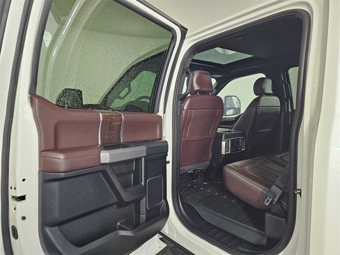 Used 2017 Ford F150 Platinum w/ Max Trailer Tow Package image 20