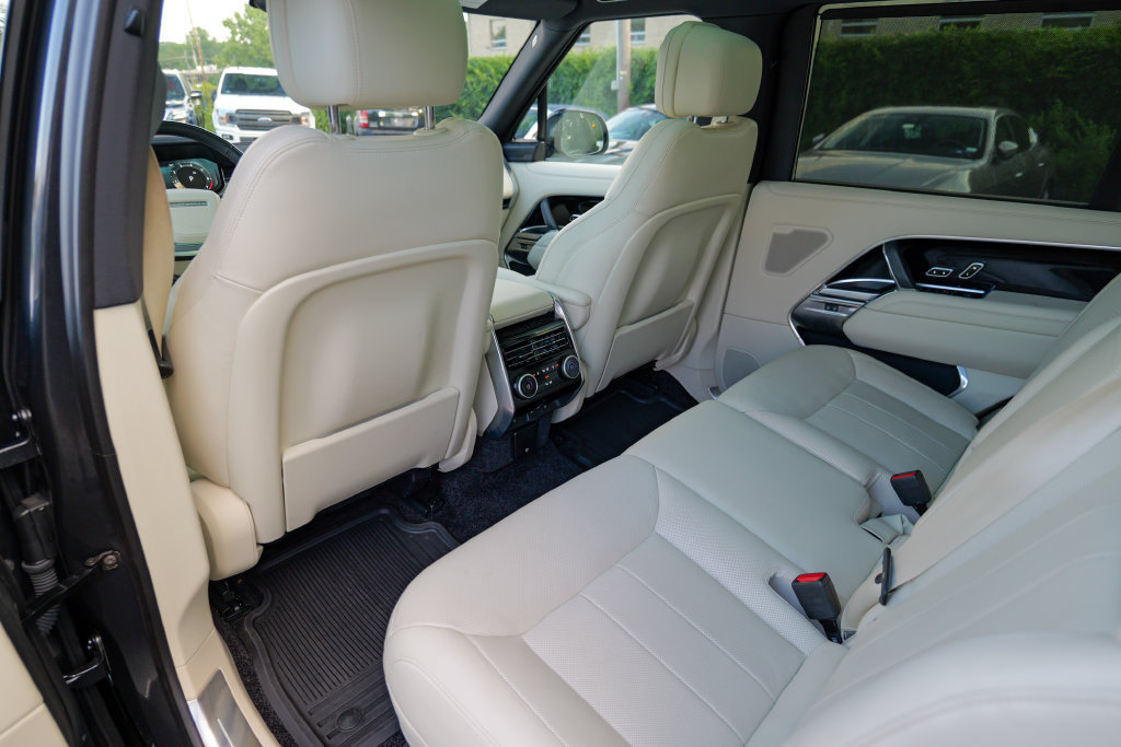 Used 2025 Land Rover Range Rover Long Wheelbase SE AWD/4WD image 26