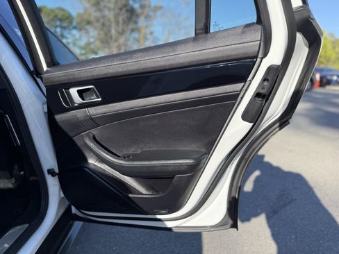 Used 2021 Porsche Panamera image 25