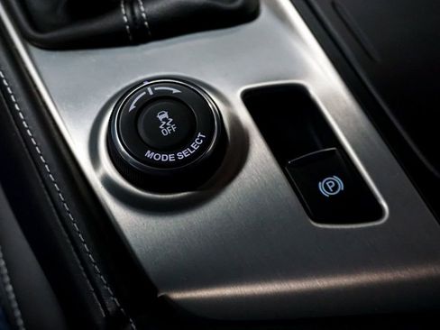 Used 2015 Chevrolet Corvette Z06 w/ 3LZ Preferred Equipment Group image 30