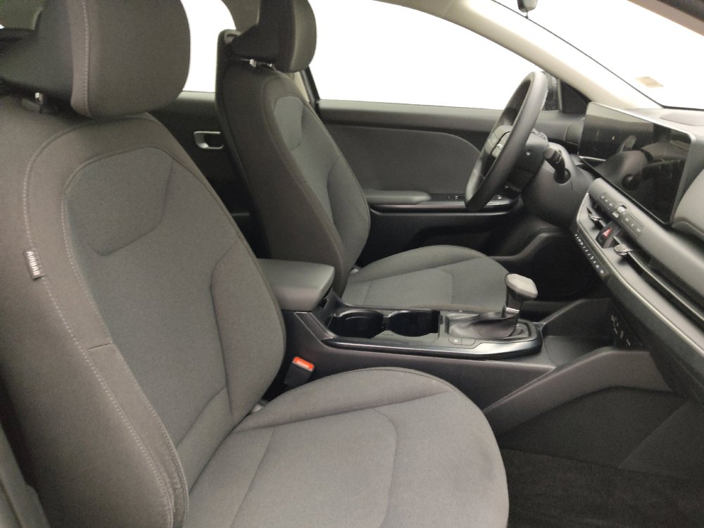 Used 2025 Kia K4 FWD image 21