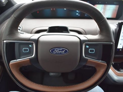 Used 2025 Ford Expedition King Ranch AWD/4WD image 19