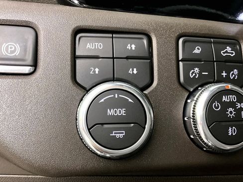 Used 2026 GMC Sierra 1500 SLT AWD/4WD image 34