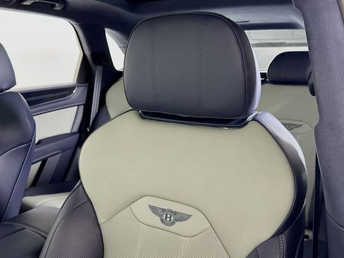 New 2025 Bentley Bentayga image 18