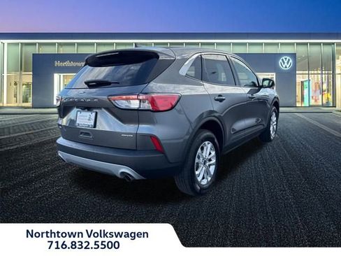 Used 2022 Ford Escape SE w/ Cold Weather Package image 3