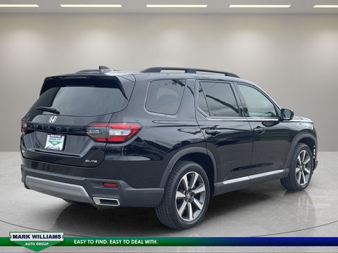 Used 2023 Honda Pilot Elite image 3