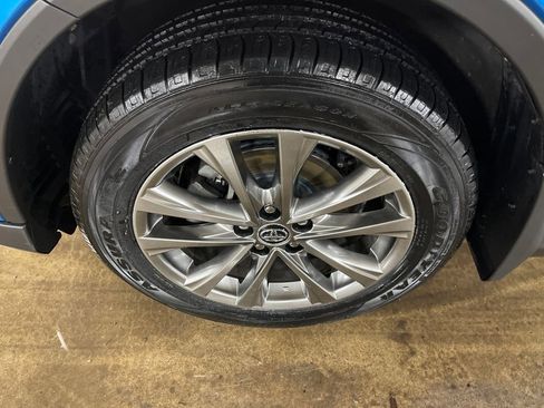 Certified 2018 Toyota RAV4 Limited image 27