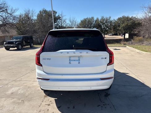 Certified 2025 Volvo XC90 B6 Plus image 6
