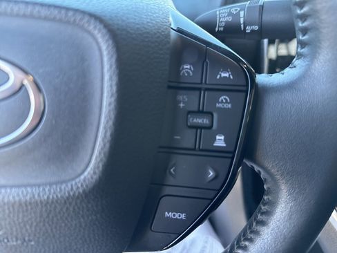 Used 2023 Toyota bZ4X XLE image 22