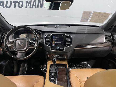 Used 2018 Volvo XC90 T6 Momentum w/ Convenience Package AWD/4WD image 19