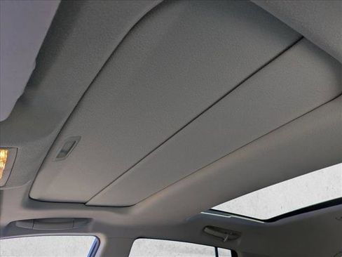 Used 2011 Toyota Venza image 16