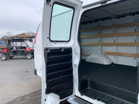 Used 2024 GMC Savana 2500 w/ Driver Convenience Package image 27
