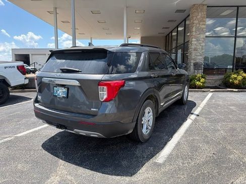 Used 2020 Ford Explorer XLT w/ Equipment Group 202A AWD/4WD image 4