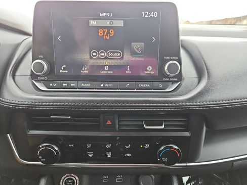 Used 2023 Nissan Rogue S image 16