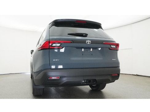 New 2026 Toyota Grand Highlander XLE FWD image 22