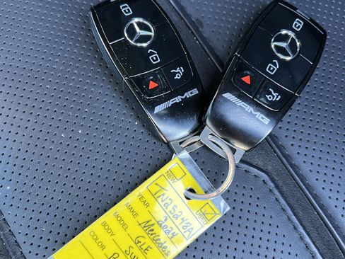 Used 2024 Mercedes-Benz GLE 53 AMG AMG GLE 53 image 38