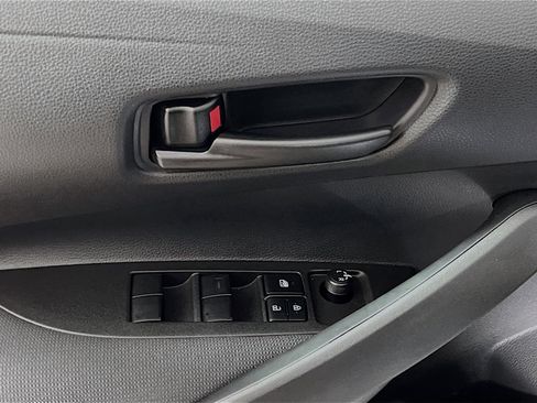 Certified 2025 Toyota Corolla LE image 17