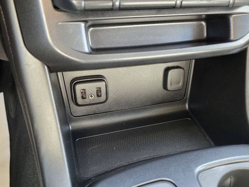 Used 2019 Chevrolet Colorado W/T w/ Custom Special Edition RWD image 19