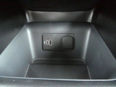 Certified 2026 Ford Explorer Active AWD/4WD image 28