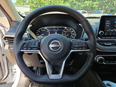Certified 2023 Nissan Altima 2.5 SR FWD image 20