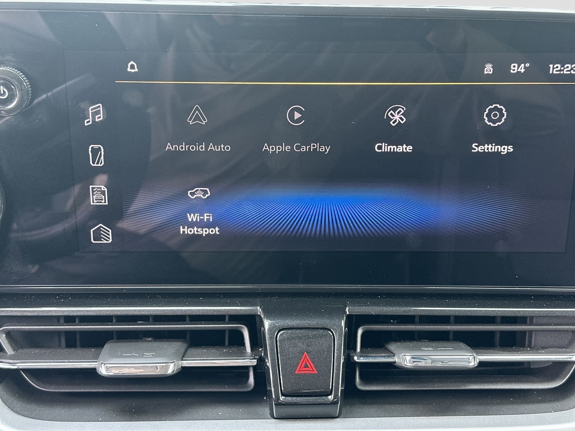 Used 2025 Chevrolet TrailBlazer LT w/ Convenience Package FWD image 14