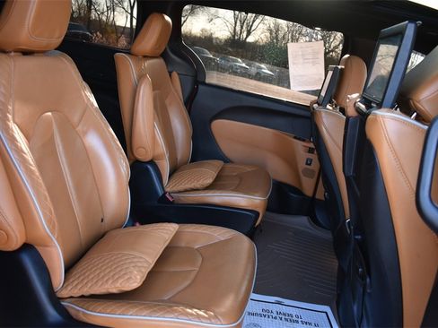 Used 2021 Chrysler Pacifica Pinnacle image 22