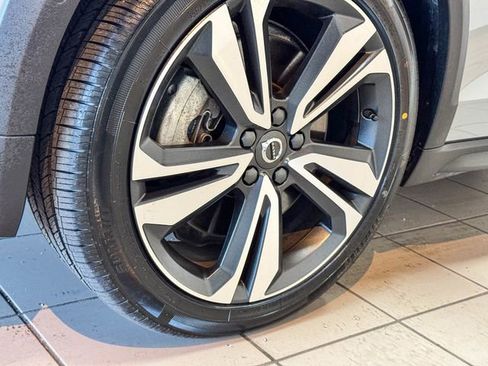 Used 2024 Volvo V60 B5 Cross Country Plus w/ Protection Package Premier image 18