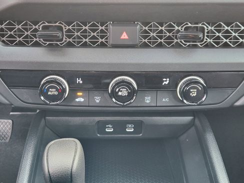 Certified 2025 Honda Accord LX image 20