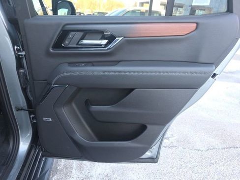 Used 2025 GMC Yukon Denali image 13