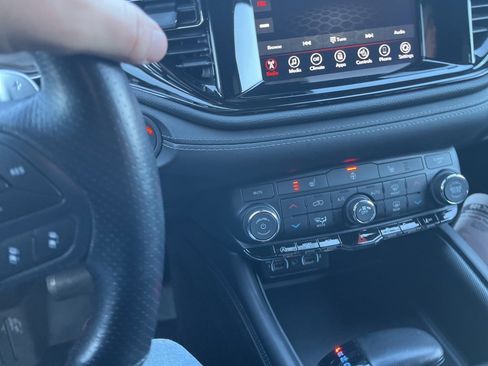 Used 2022 Dodge Durango GT image 29