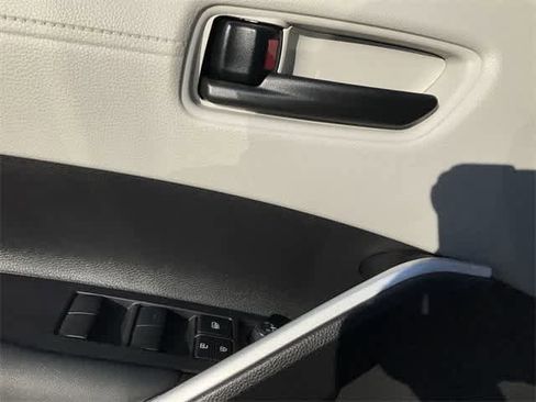 Used 2026 Toyota Corolla Cross L image 13