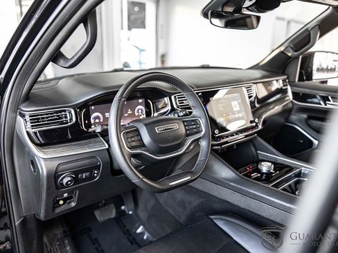 Used 2022 Jeep Wagoneer Series II w/ Premium Group I AWD/4WD image 19