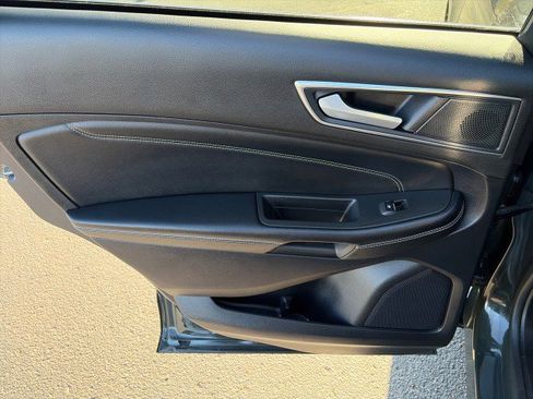 Used 2022 Ford Edge Titanium w/ Class II Trailer Tow Package image 24