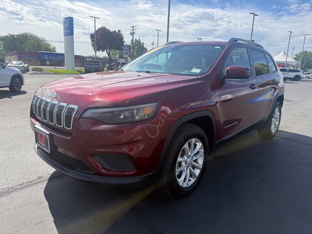 Used 2020 Jeep Cherokee Latitude AWD/4WD image 3