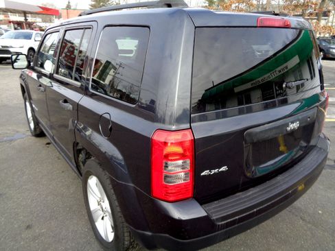 Used 2014 Jeep Patriot Sport w/ Tire & Wheel Group image 10