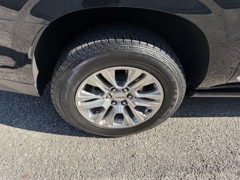 Used 2023 GMC Yukon XL Denali image 13