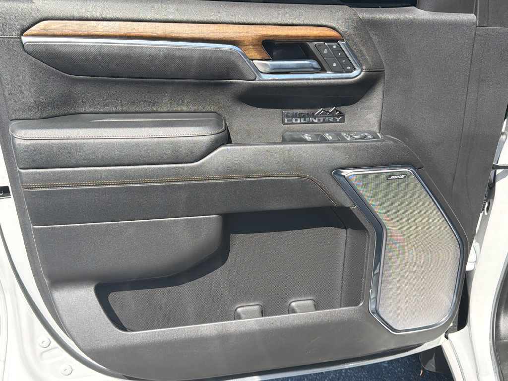 Used 2023 Chevrolet Silverado 1500 High Country w/ High Country Premium Package AWD/4WD image 10