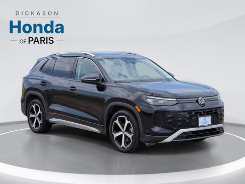 Used 2026 Volkswagen Tiguan SE FWD image 3