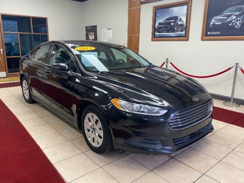 Used 2013 Ford Fusion S image 3