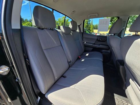 Used 2019 Toyota Tacoma SR5 AWD/4WD image 6