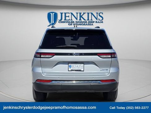 Certified 2022 Jeep Grand Cherokee Limited RWD image 5