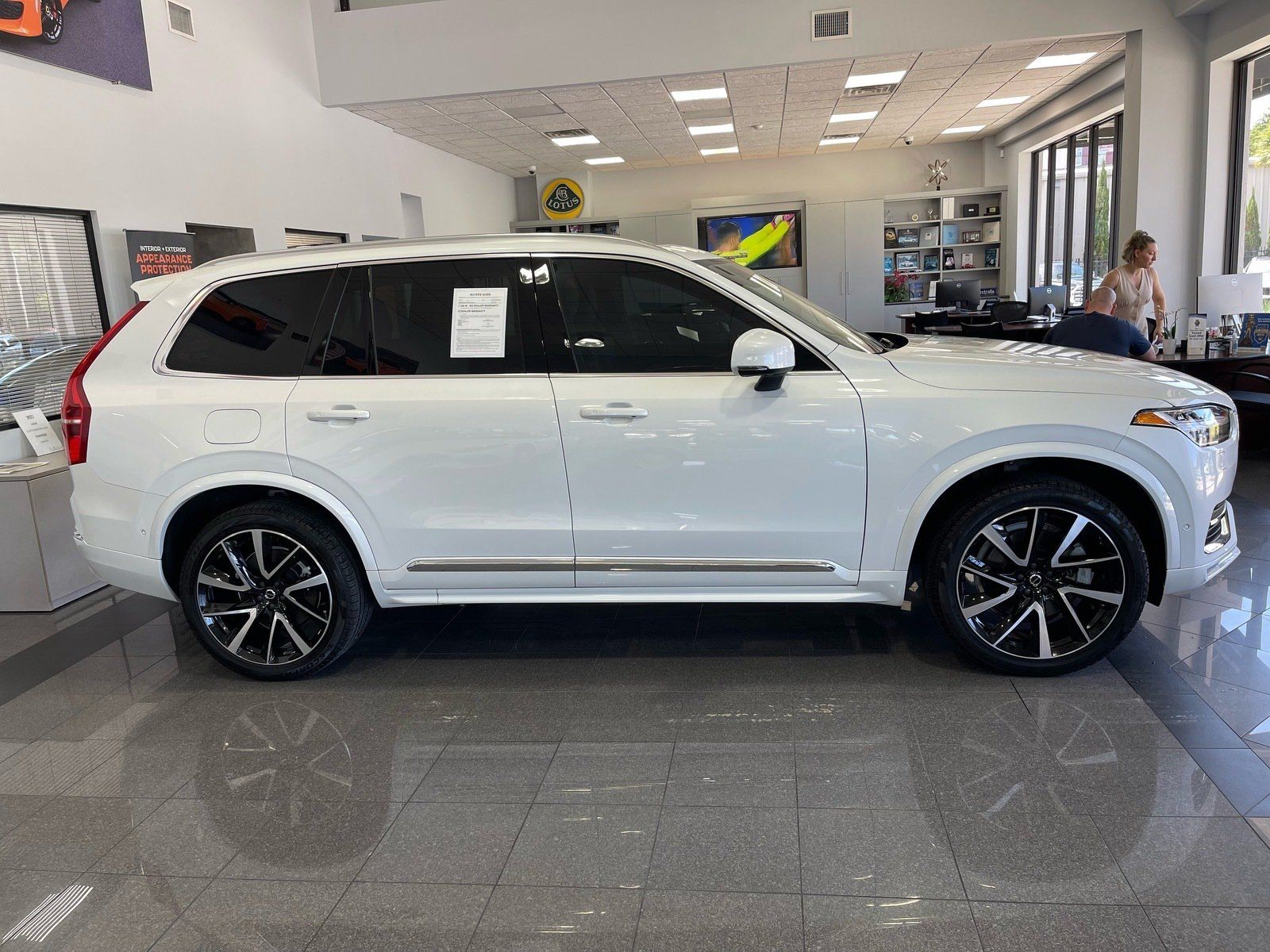 Used 2025 Volvo XC90 B5 Plus w/ Protection Package Premier AWD/4WD image 6