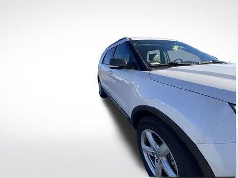 Used 2019 Ford Explorer XLT w/ Equipment Group 202A image 16