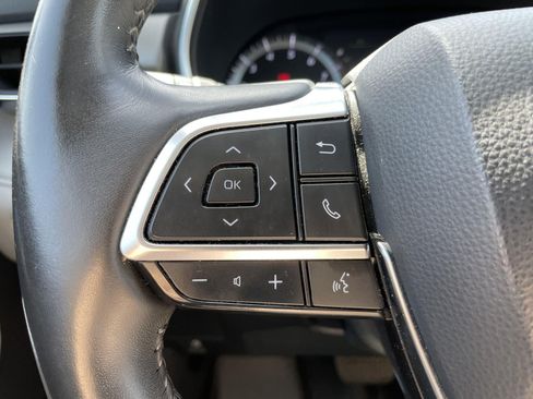 Used 2020 Toyota Highlander Limited FWD image 17