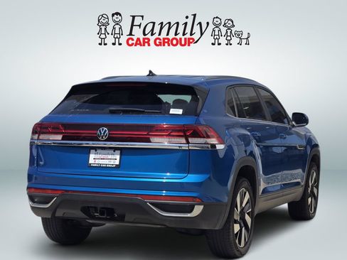 Used 2024 Volkswagen Atlas Cross Sport SE FWD image 4