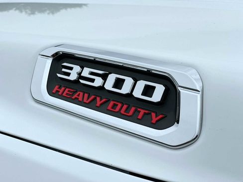 Used 2025 RAM 3500 Laramie AWD/4WD image 15