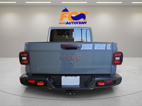 Used 2025 Jeep Gladiator Mojave image 3