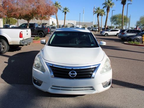 Used 2014 Nissan Altima 2.5 SL w/ Moonroof Package image 8