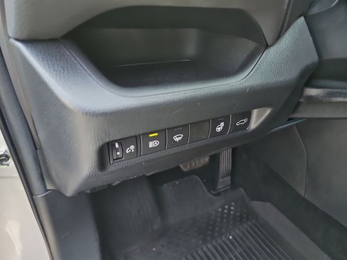Used 2021 Toyota RAV4 XLE Premium AWD/4WD image 19